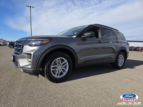 New 2026 Ford Explorer Active image 2