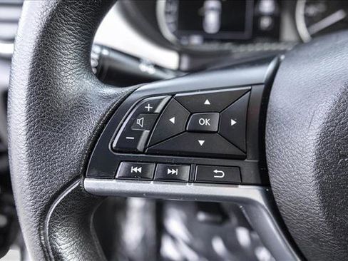 Used 2022 Nissan Versa SV image 13