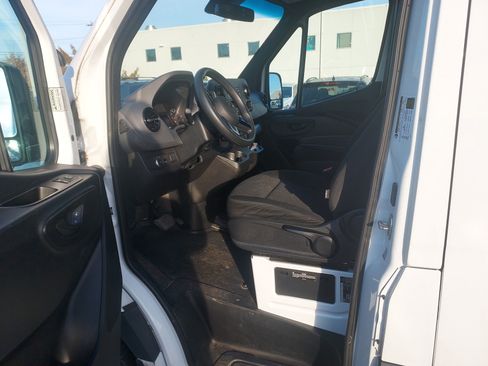 Used 2021 Mercedes-Benz Sprinter 1500 image 15