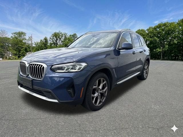 Used 2024 BMW X3 xDrive30i w/ Premium Package w/ZPA AWD/4WD image 4