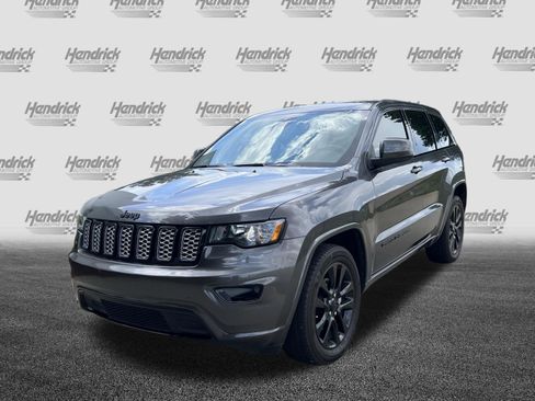 Used 2019 Jeep Grand Cherokee Altitude RWD image 6