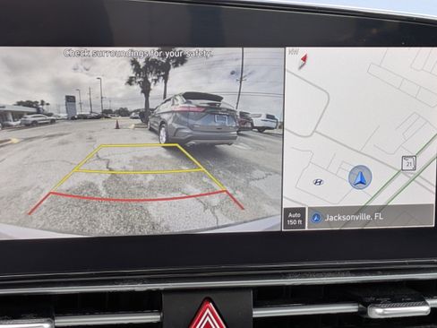 Certified 2025 Hyundai Elantra Limited image 22