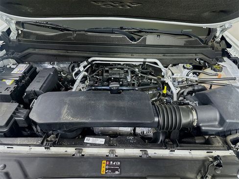 Used 2023 Chevrolet Colorado LT image 9