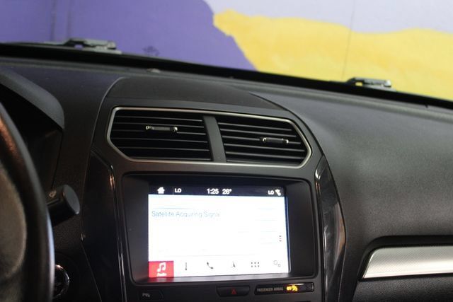Used 2019 Ford Explorer XLT AWD/4WD image 19