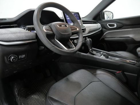 Used 2023 Jeep Compass Latitude w/ Sun and Sound Group AWD/4WD image 11