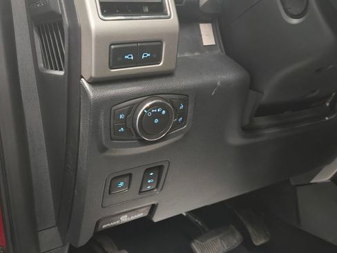 Used 2022 Ford F250 Lariat w/ Black Appearance Package image 10