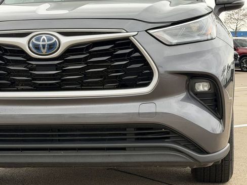 Used 2023 Toyota Highlander XLE image 9
