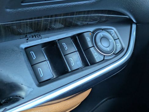 Certified 2019 Cadillac XT4 Sport FWD image 15