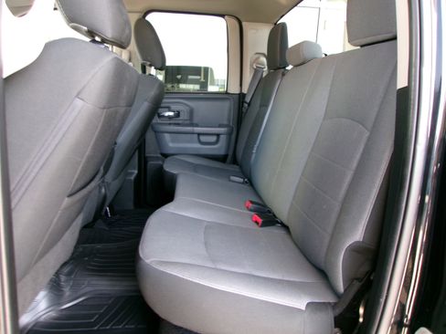 Used 2024 RAM 1500 Classic SLT AWD/4WD image 13