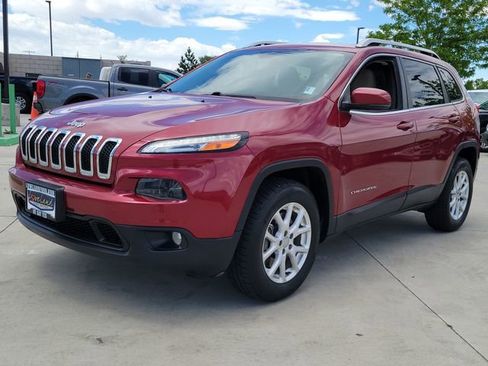 Used 2016 Jeep Cherokee Latitude w/ Cold Weather Group AWD/4WD image 4