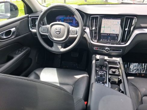 Used 2025 Volvo S60 B5 Core FWD image 10