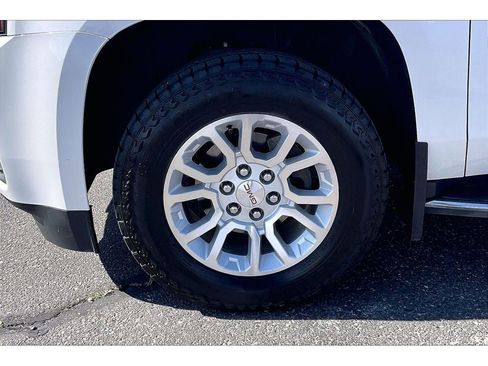 Used 2018 GMC Yukon SLT w/ Open Road Package AWD/4WD image 10