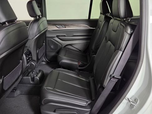 New 2025 Jeep Grand Cherokee L Limited image 32