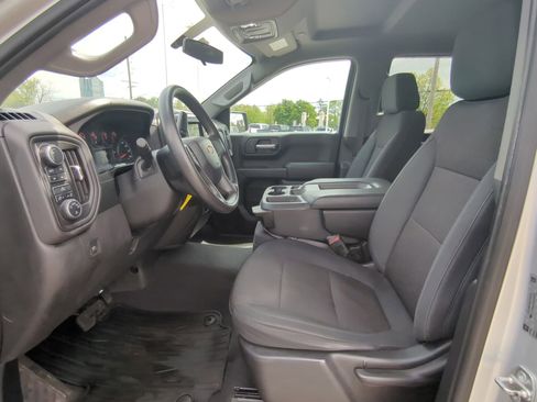 Used 2019 Chevrolet Silverado 1500 Custom w/ Custom Value Package AWD/4WD image 13
