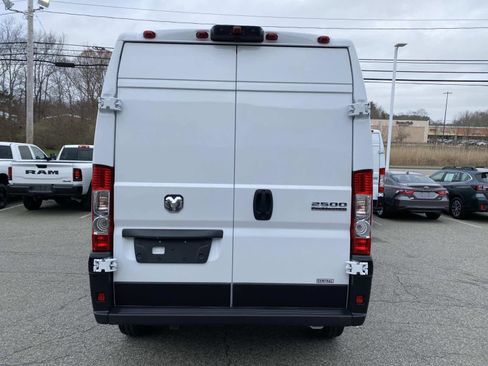 Used 2025 RAM ProMaster 2500 w/ Convenience Group FWD image 4