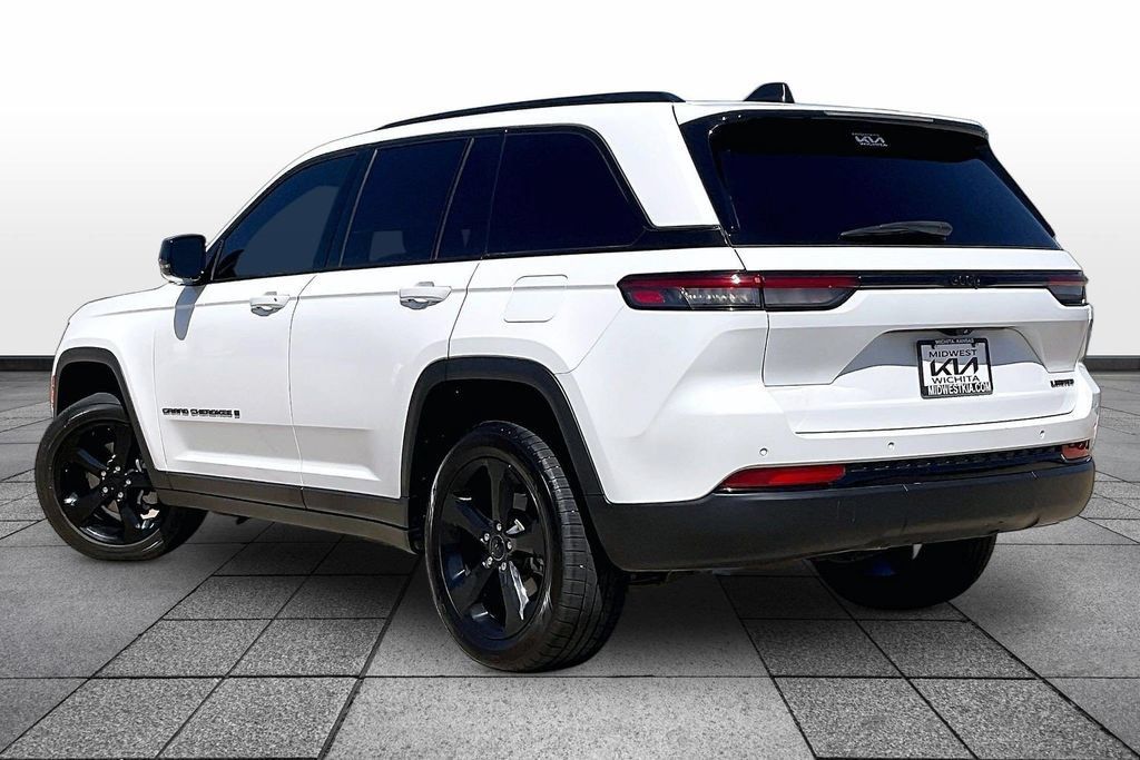 Used 2023 Jeep Grand Cherokee Limited w/ Black Appearance Package RWD image 12