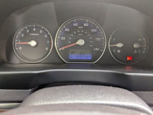 Used 2010 Hyundai Santa Fe GLS image 39