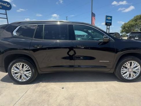 Certified 2026 GMC Acadia Elevation w/ Elevation Premium Package FWD image 9