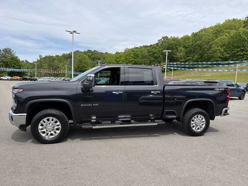 Used 2024 Chevrolet Silverado 2500 LTZ w/ LTZ Plus Package AWD/4WD image 8