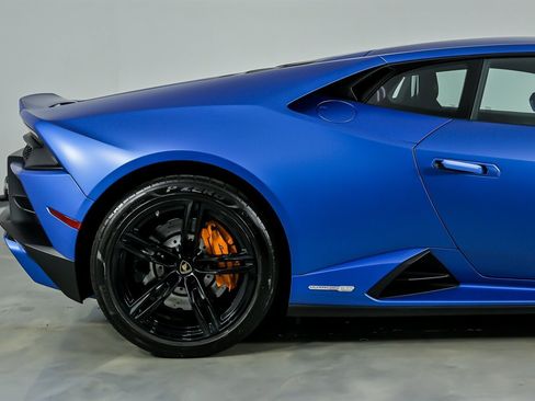 Used 2020 Lamborghini Huracan EVO image 13