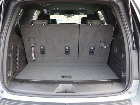 Used 2025 Chevrolet Tahoe LS image 25