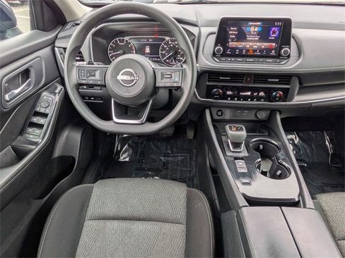 Certified 2024 Nissan Rogue SV image 27