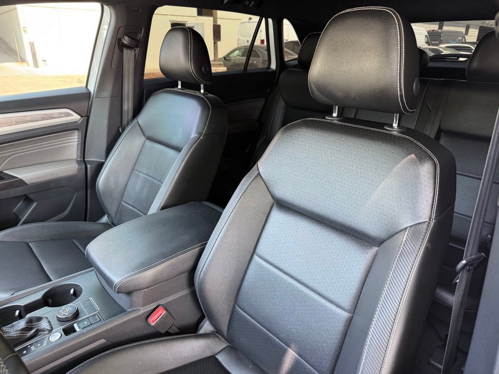 Used 2021 Volkswagen Atlas Cross Sport SE AWD/4WD image 11