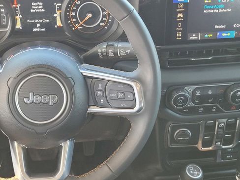Used 2024 Jeep Wrangler Sahara image 13
