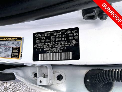 Used 2025 Hyundai Venue SEL FWD image 28