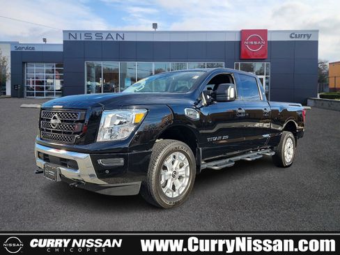 Certified 2024 Nissan Titan SV w/ SV Convenience Package image 1