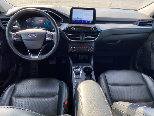 Used 2022 Ford Escape Titanium AWD/4WD image 5