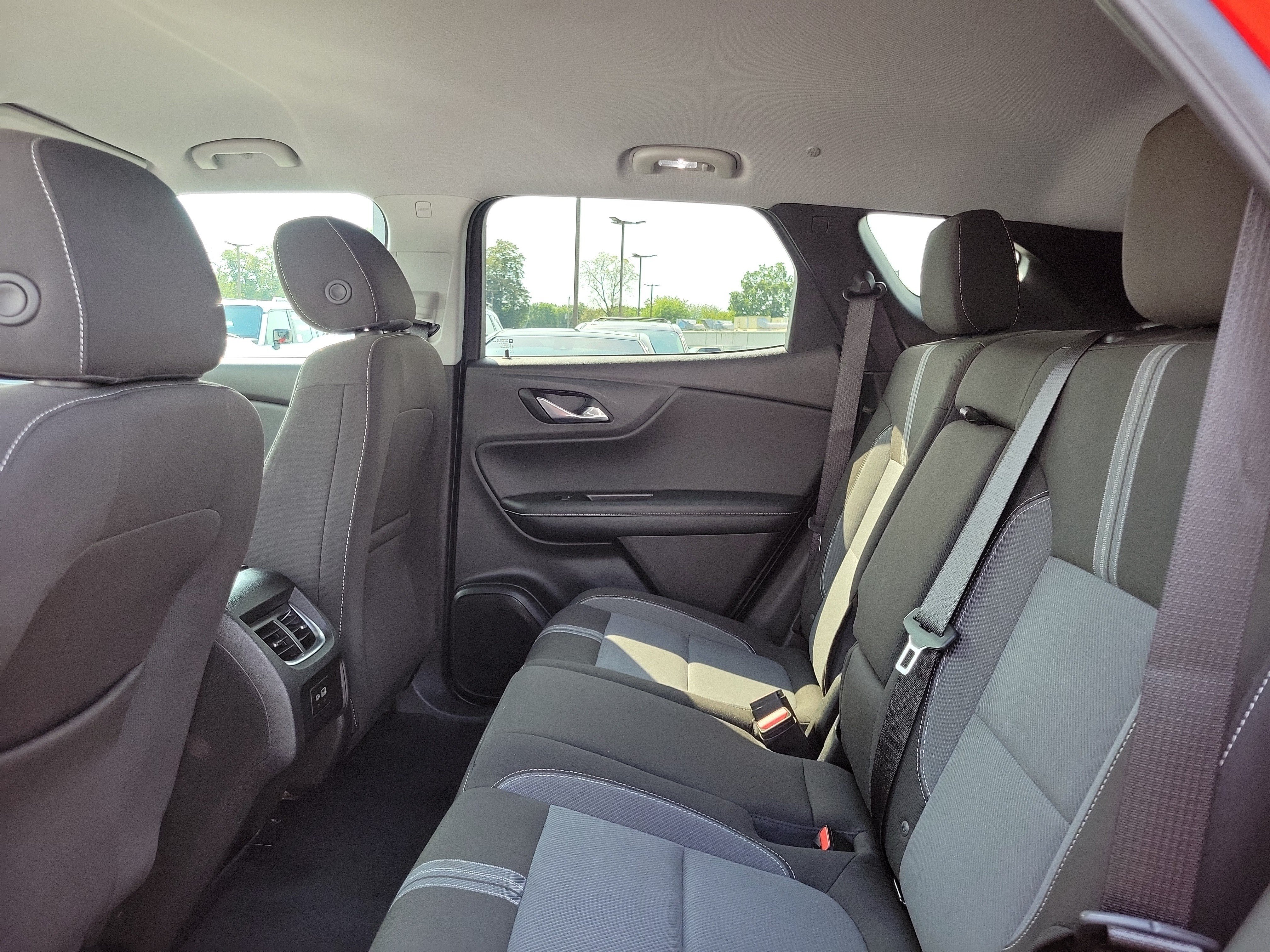 Used 2025 Chevrolet Blazer LT FWD image 11