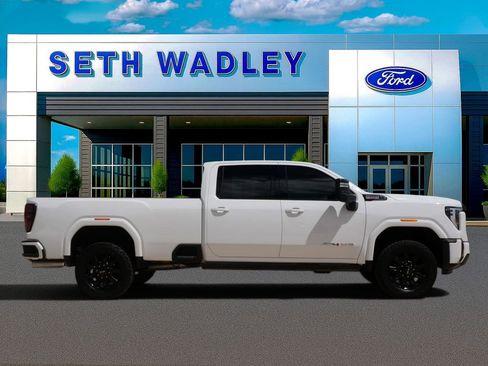 Used 2024 GMC Sierra 2500 AT4 w/ AT4 Premium Plus Package AWD/4WD image 2