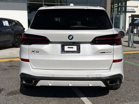 New 2026 BMW X5 xDrive50e w/ M Sport Package AWD/4WD image 4
