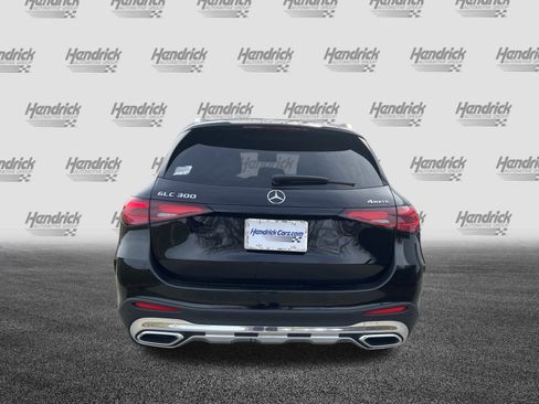Used 2025 Mercedes-Benz GLC 300 4MATIC image 8