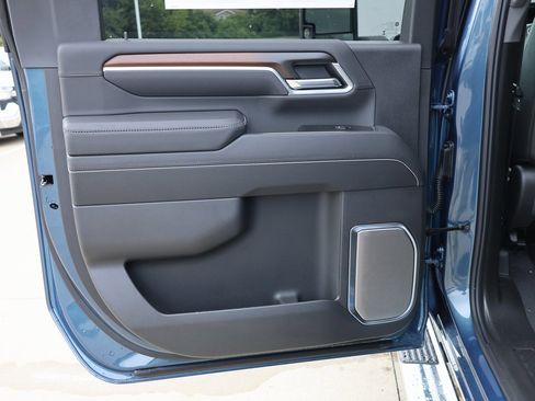 New 2025 GMC Sierra 2500 Denali w/ Denali Reserve Package image 27