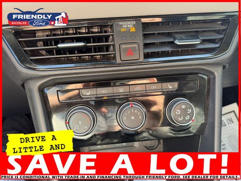 Used 2023 Volkswagen Taos SE image 27