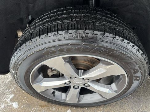 Used 2022 Jeep Grand Cherokee L Limited image 26