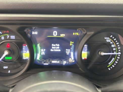 Used 2024 Jeep Wrangler Unlimited w/ Convenience Group AWD/4WD image 16