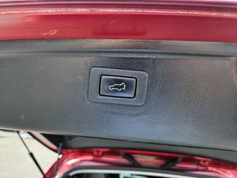 Used 2017 Subaru Outback 2.5i Limited AWD/4WD image 12