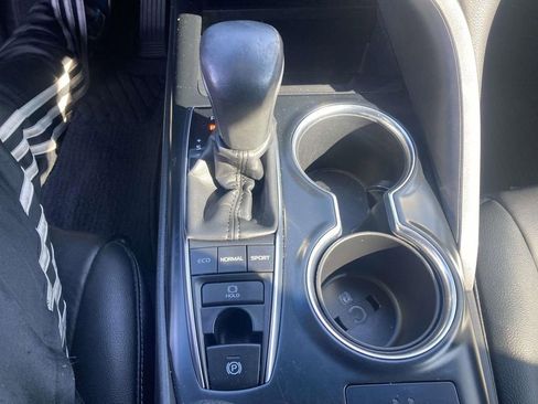 Used 2019 Toyota Camry XSE image 24