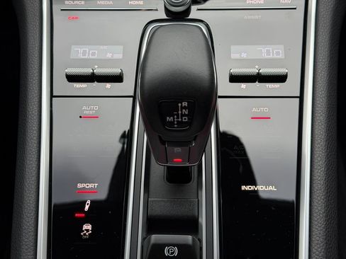 Used 2023 Porsche Panamera Platinum Edition image 25