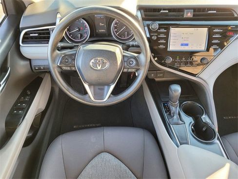 Used 2018 Toyota Camry LE image 12
