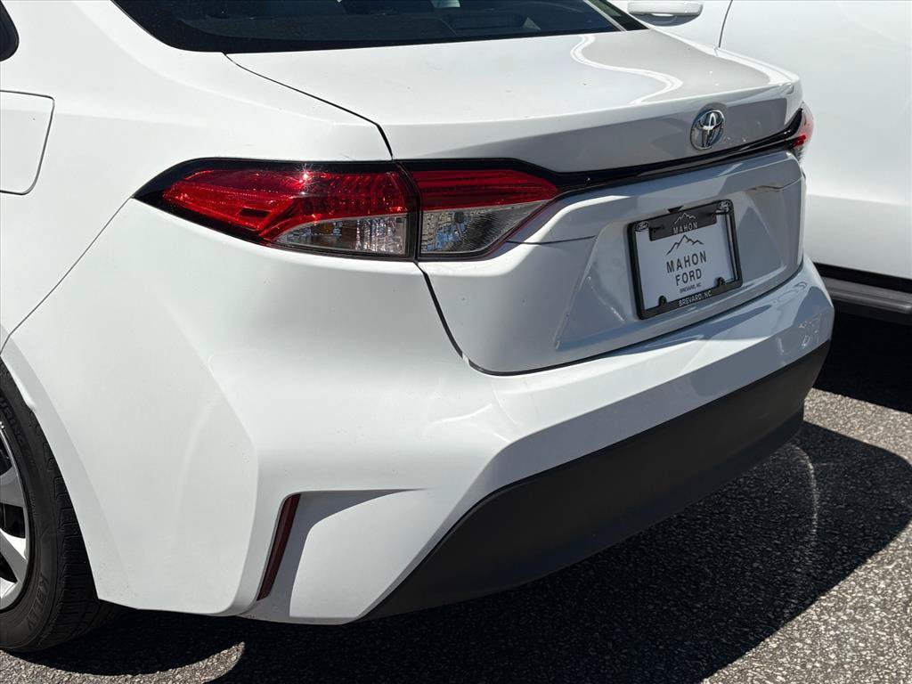 Used 2023 Toyota Corolla LE FWD image 11