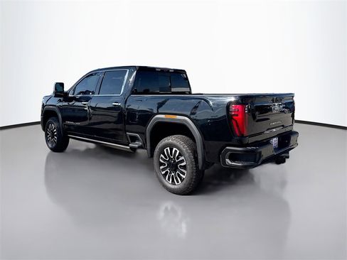 Used 2025 GMC Sierra 2500 Denali Ultimate image 5