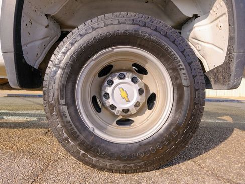 Used 2024 Chevrolet Silverado 3500 W/T image 37