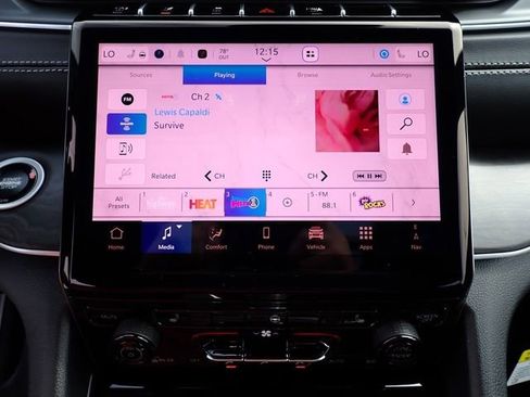 New 2025 Jeep Grand Cherokee Limited w/ Black Appearance Package image 21