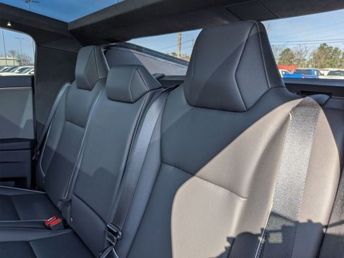 Used 2024 Tesla Cybertruck AWD Crew Cab image 29