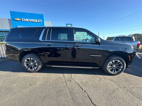 New 2026 Chevrolet Suburban LT w/ Comfort Package image 5