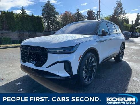 New 2026 Lincoln Nautilus Reserve w/ Jet Appearance Package image 1